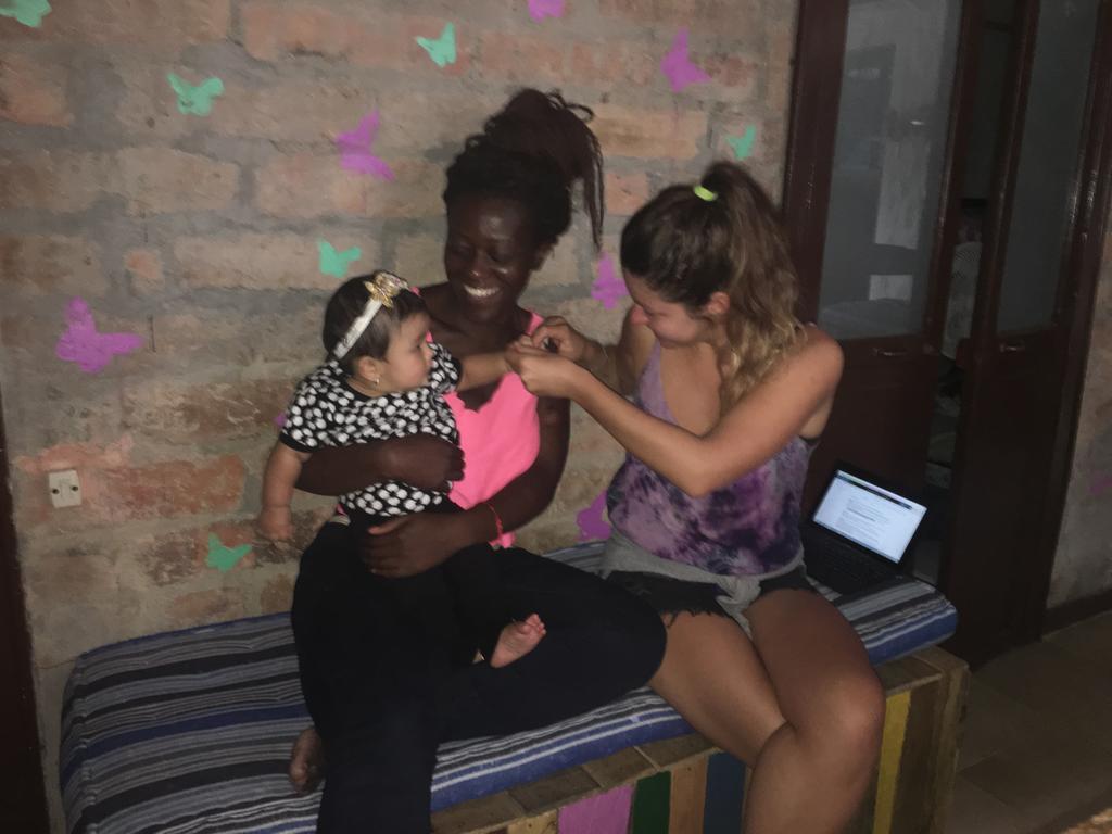 Mila Hostel Medellin Bagian luar foto