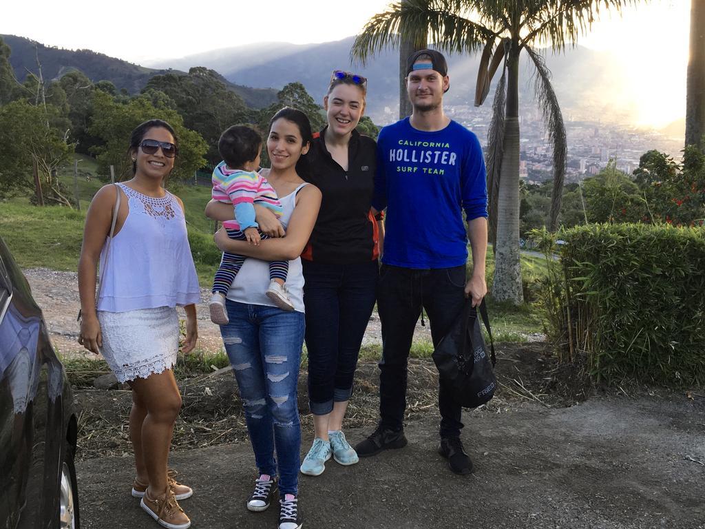Mila Hostel Medellin Bagian luar foto
